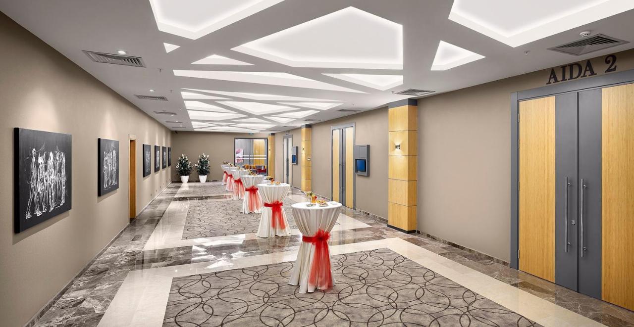 Ramada Plaza By Wyndham Eskisehir Exterior foto