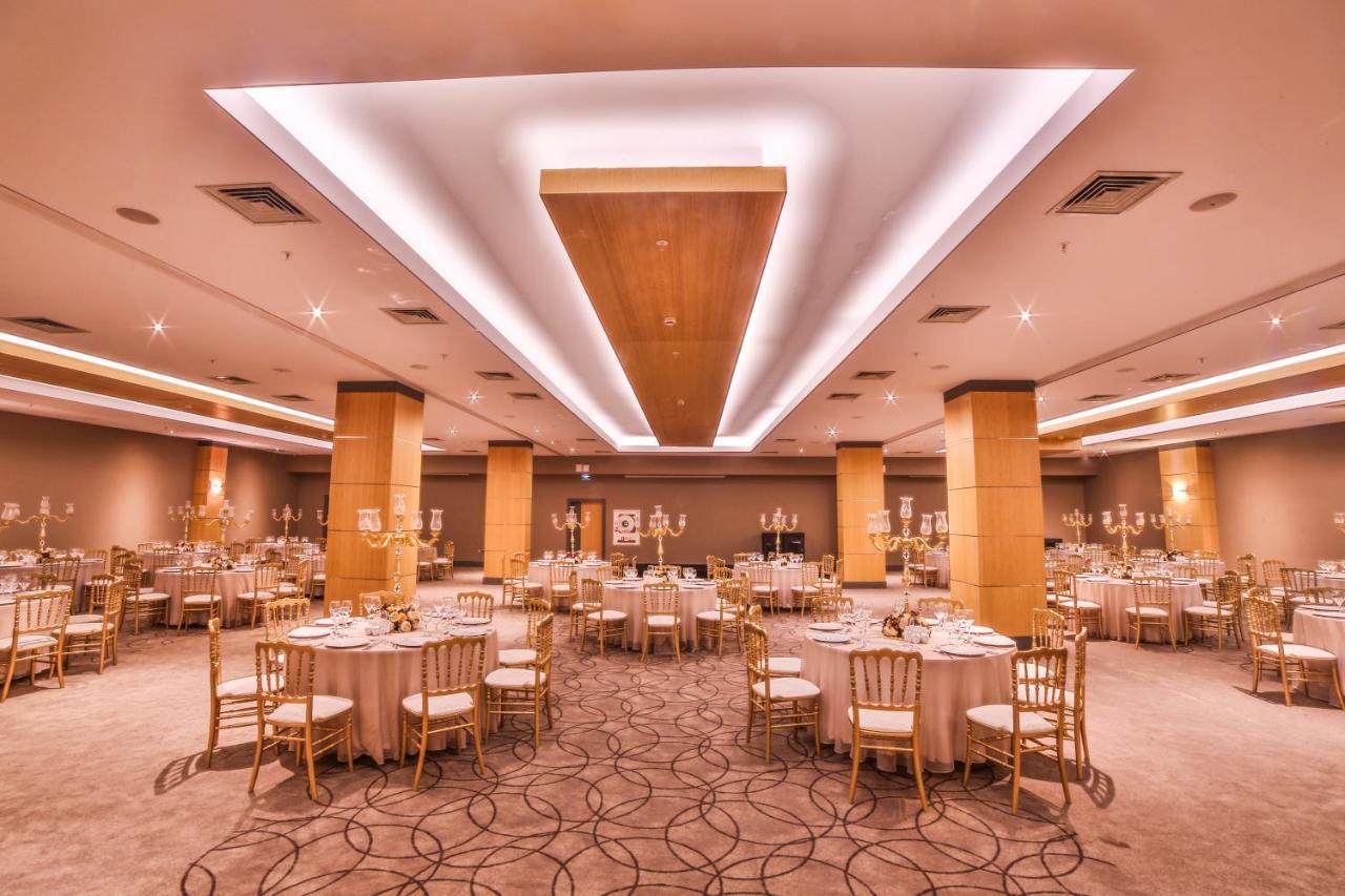 Ramada Plaza By Wyndham Eskisehir Exterior foto