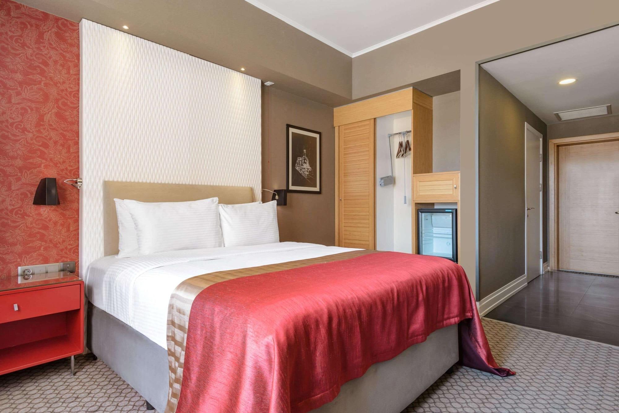 Ramada Plaza By Wyndham Eskisehir Exterior foto