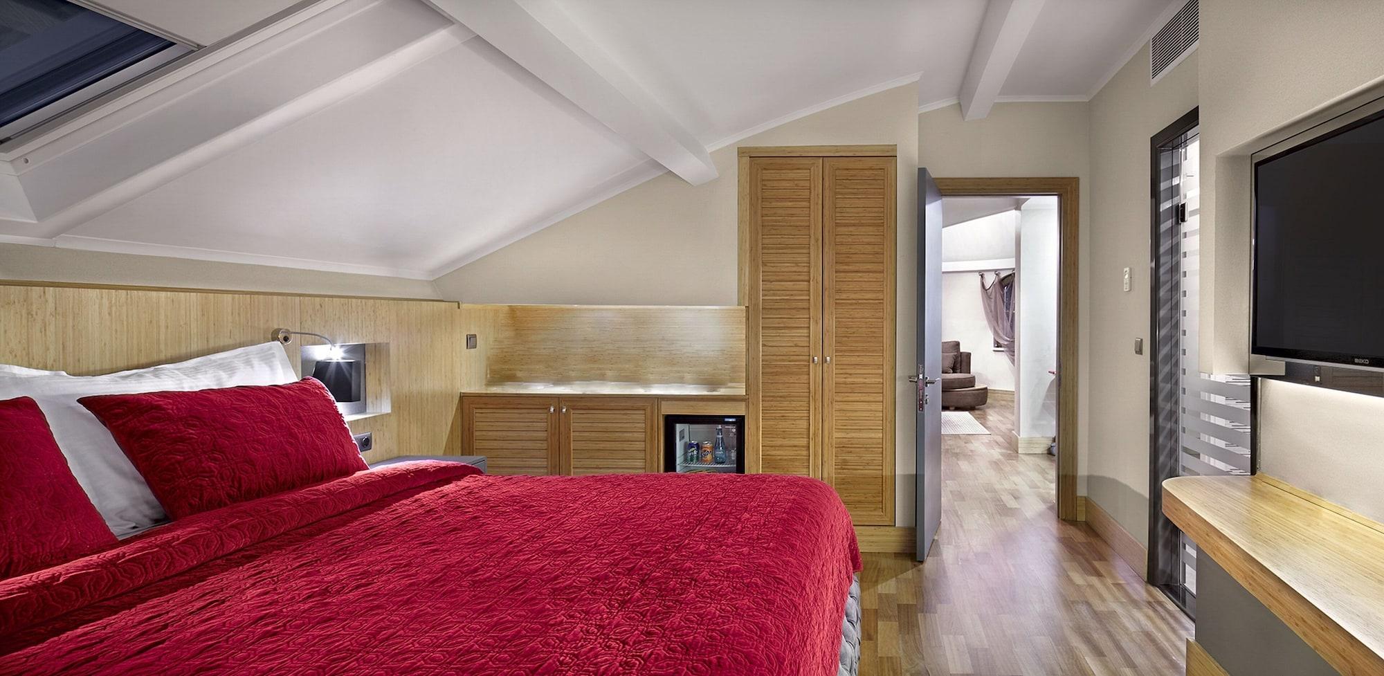 Ramada Plaza By Wyndham Eskisehir Exterior foto