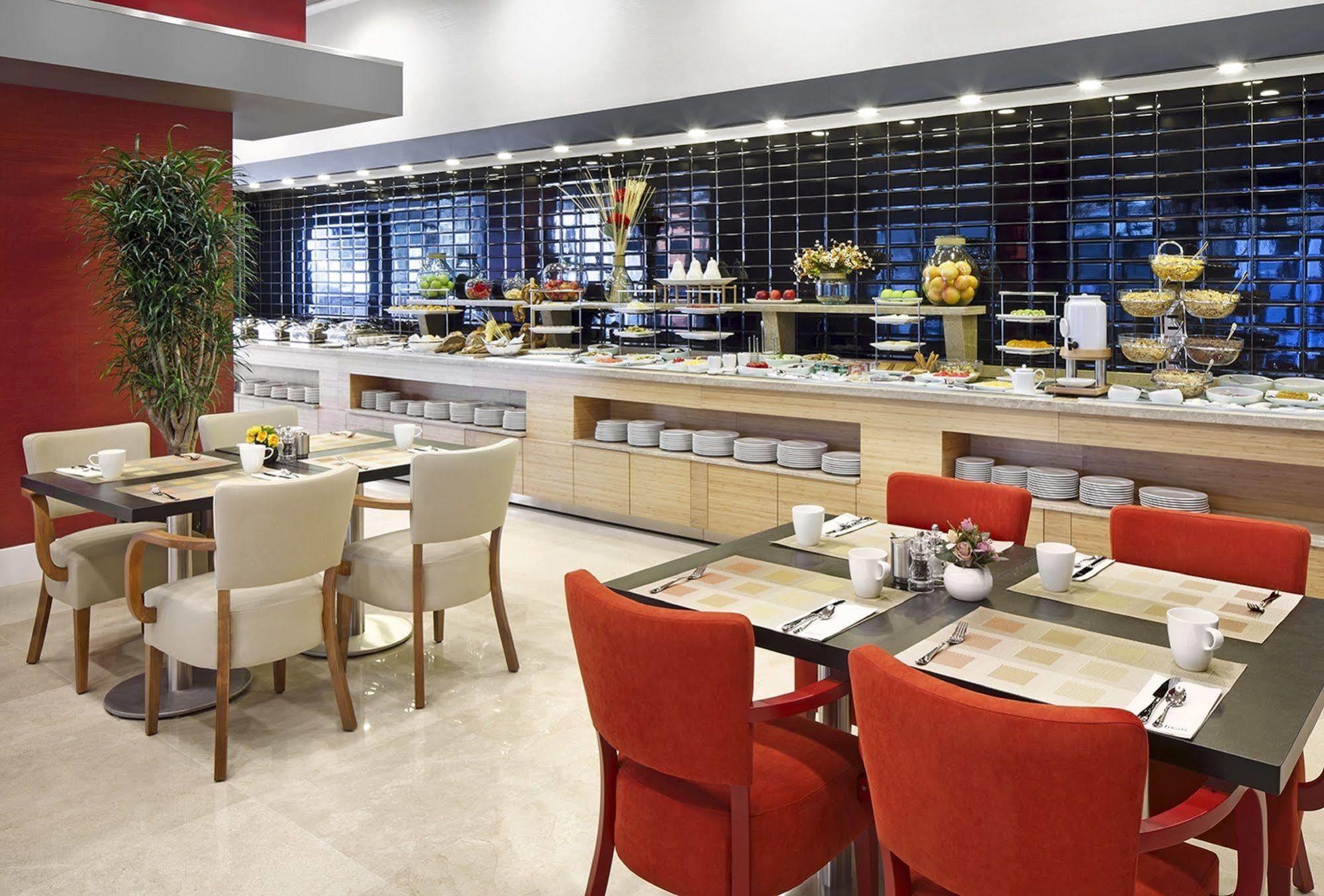 Ramada Plaza By Wyndham Eskisehir Exterior foto