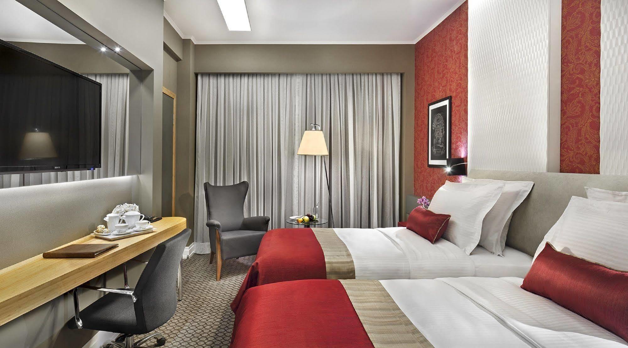 Ramada Plaza By Wyndham Eskisehir Exterior foto